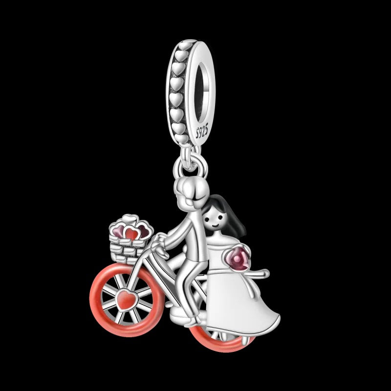 "Couple on a Stroll" Charm